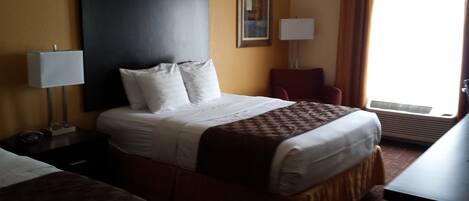 Premium bedding, in-room safe, desk, iron/ironing board