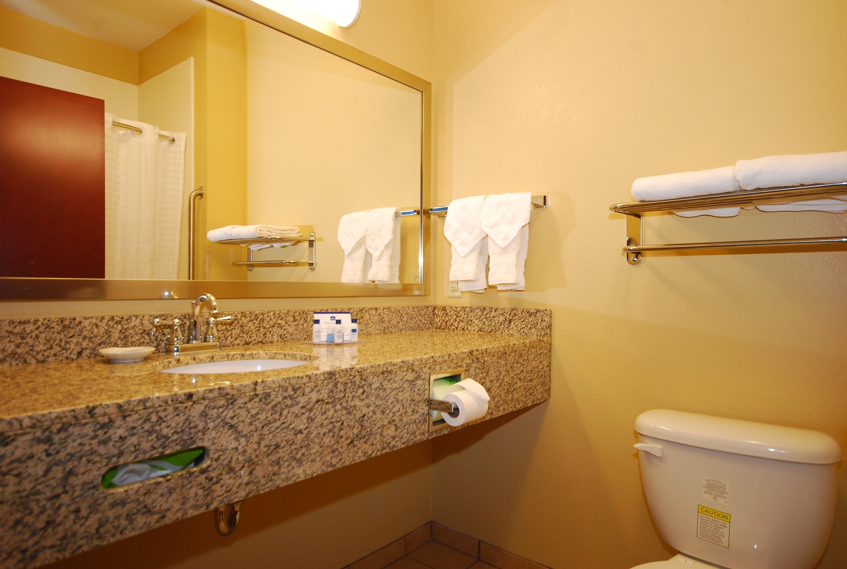 combined shower/bathtub, free toiletries, hair dryer, towels