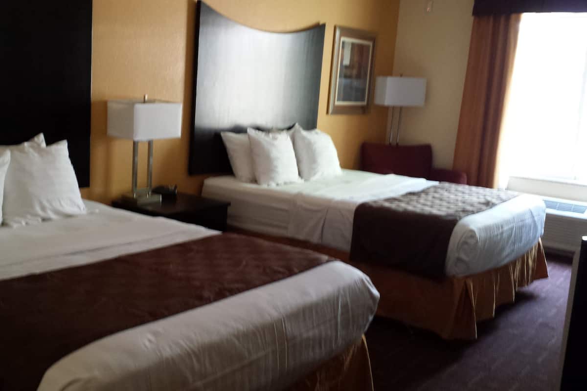 Premium bedding, in-room safe, desk, iron/ironing board