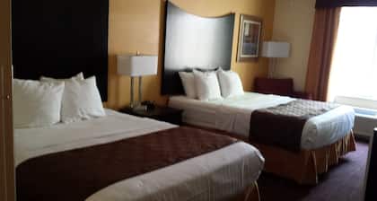 Paradise Inn & Suites