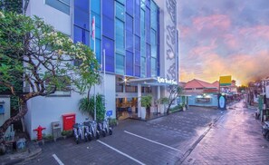 Exterior - Kuta Beach Hotel (Kuta)