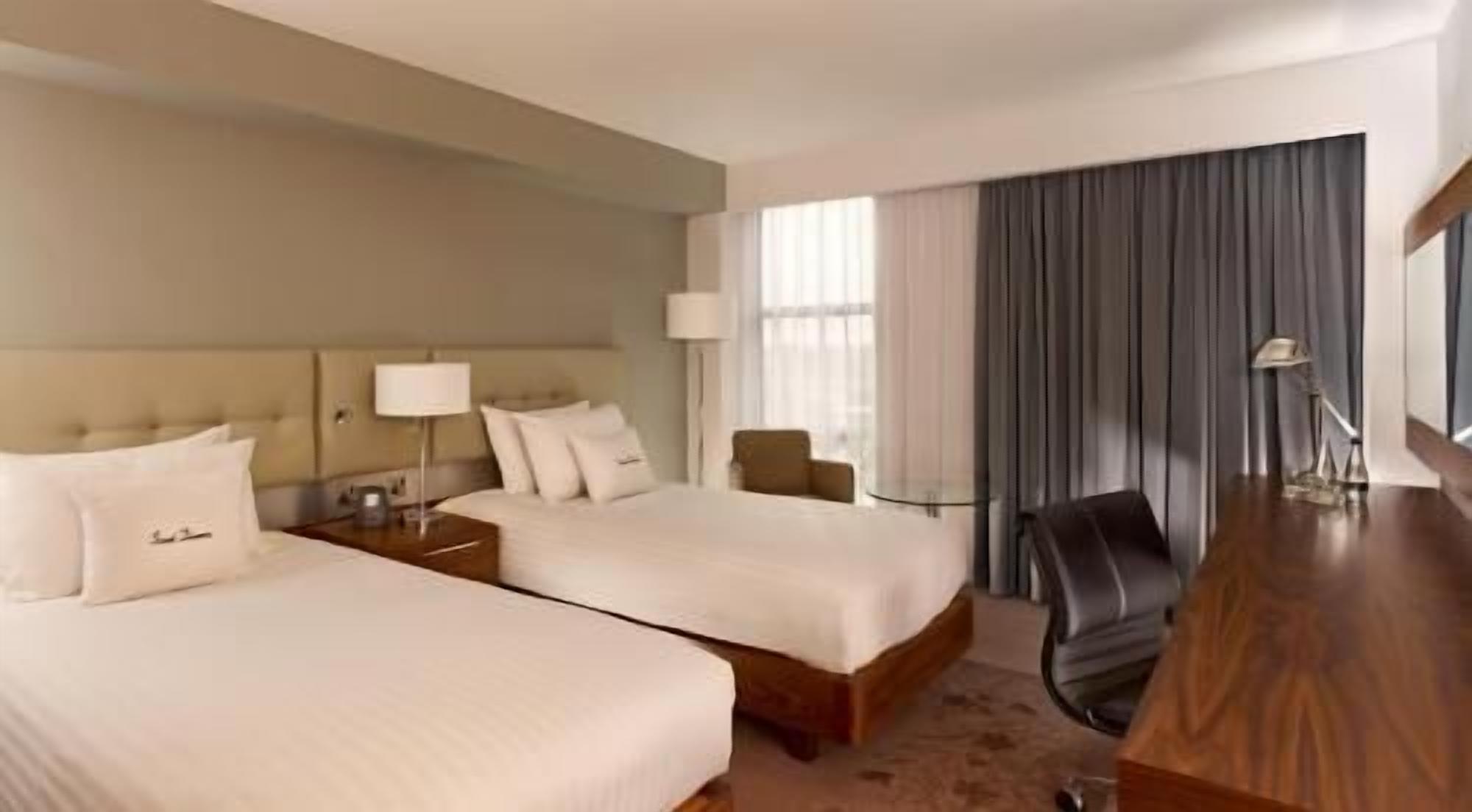 Premium bedding, in-room safe, desk, laptop workspace