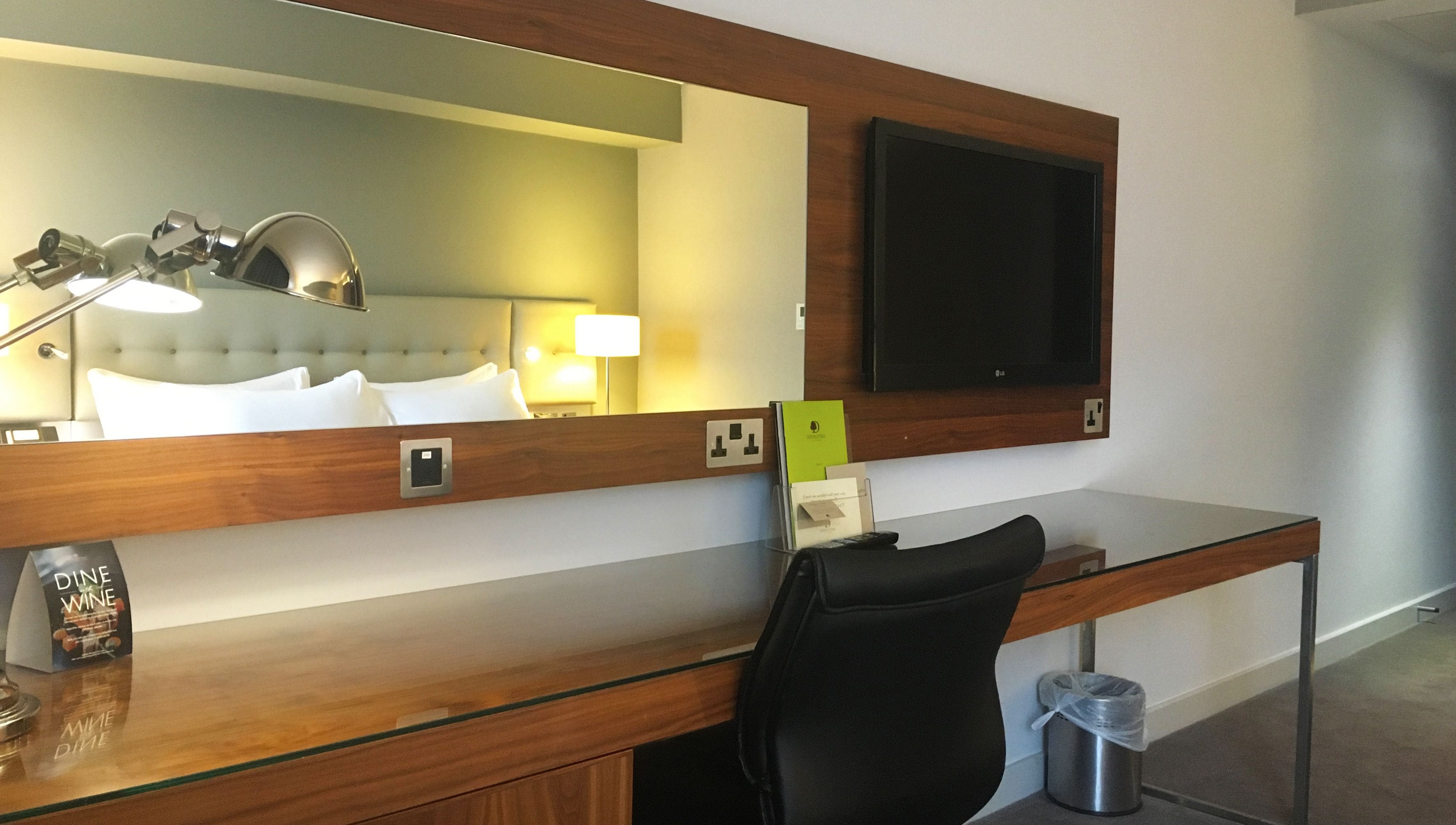 room, 1 queen bed, accessible | premium bedding, in-room safe, desk, blackout curtains