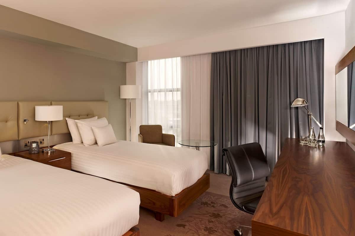Premium bedding, in-room safe, desk, blackout drapes