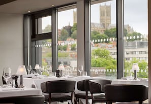 Restaurant - DoubleTree by Hilton Lincoln (Lincoln)