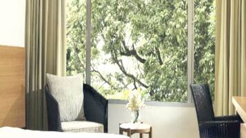 Premium bedding, minibar, in-room safe, desk