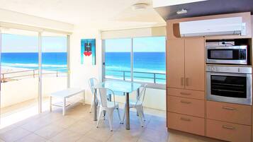 Studio, Ocean View | In-room dining