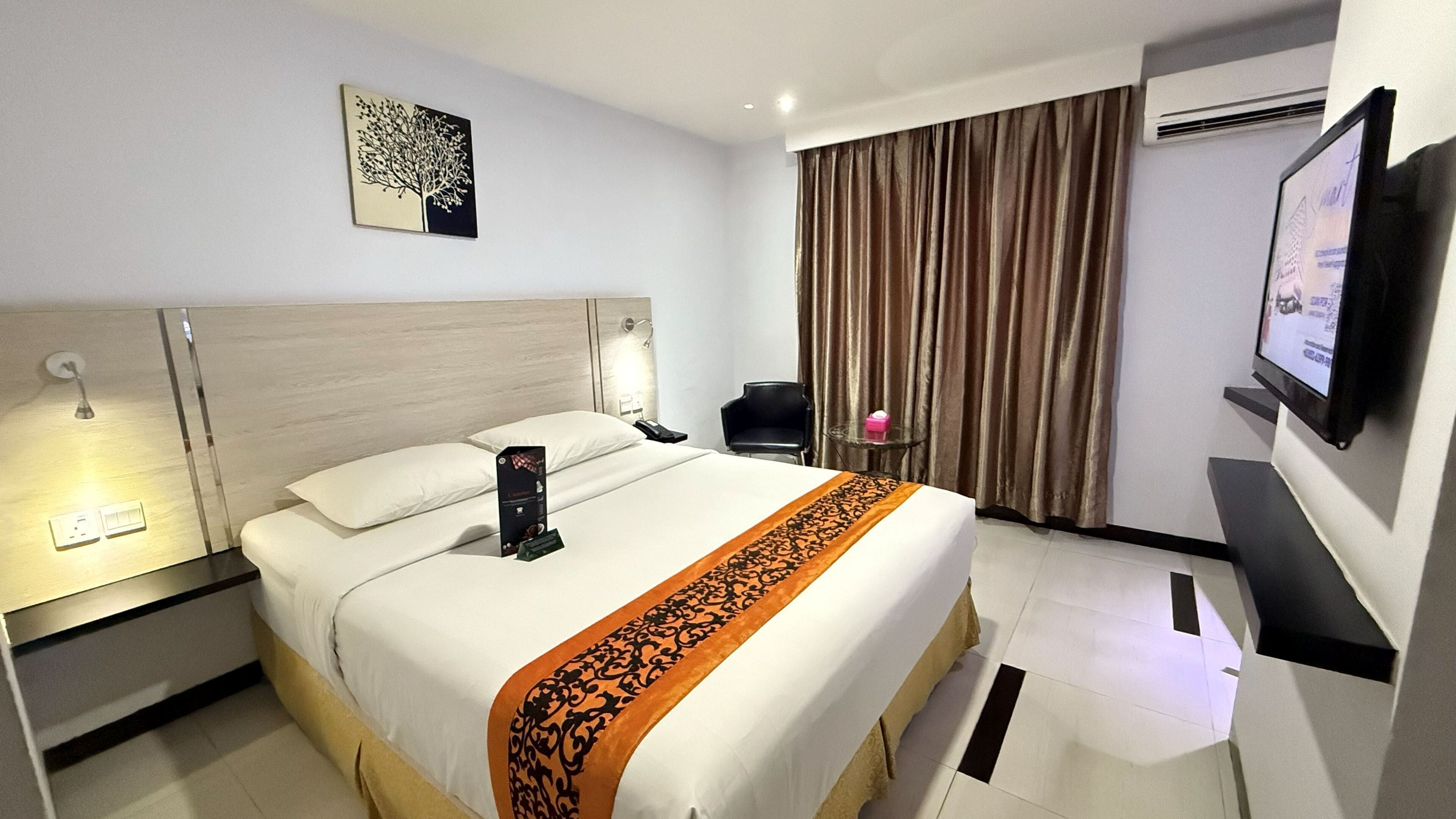 Grand Superior | Minibar, Zimmersafe, Schreibtisch, Zustellbetten