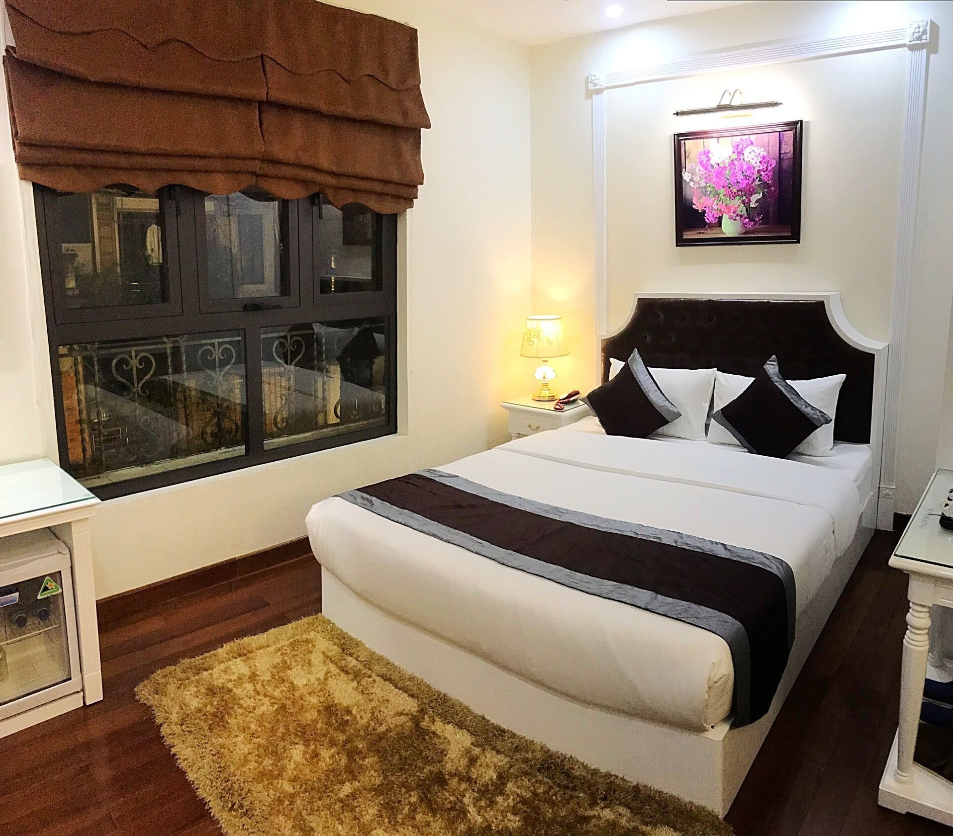 Minibar, free WiFi
