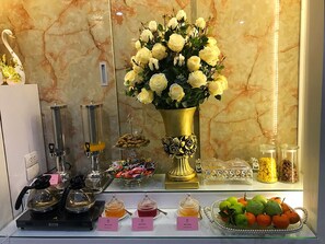 Minibar, free WiFi