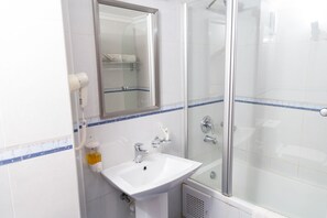 Vòi sen/bồn tắm kết hợp, đồ dùng nhà tắm miễn phí, khăn tắm 