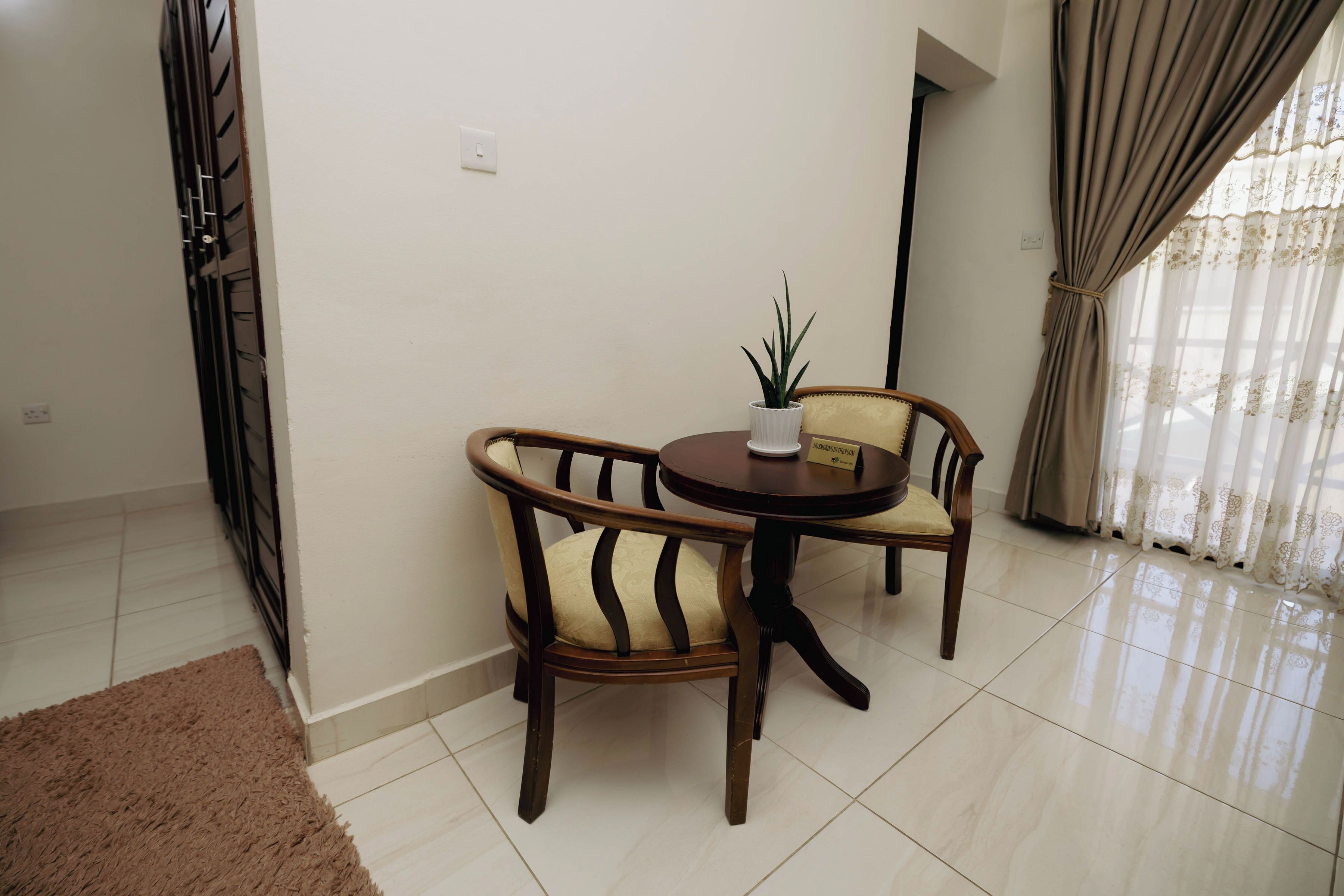 Chambre avec lits jumeaux | Minibar, bureau, Wi-Fi gratuit, draps fournis