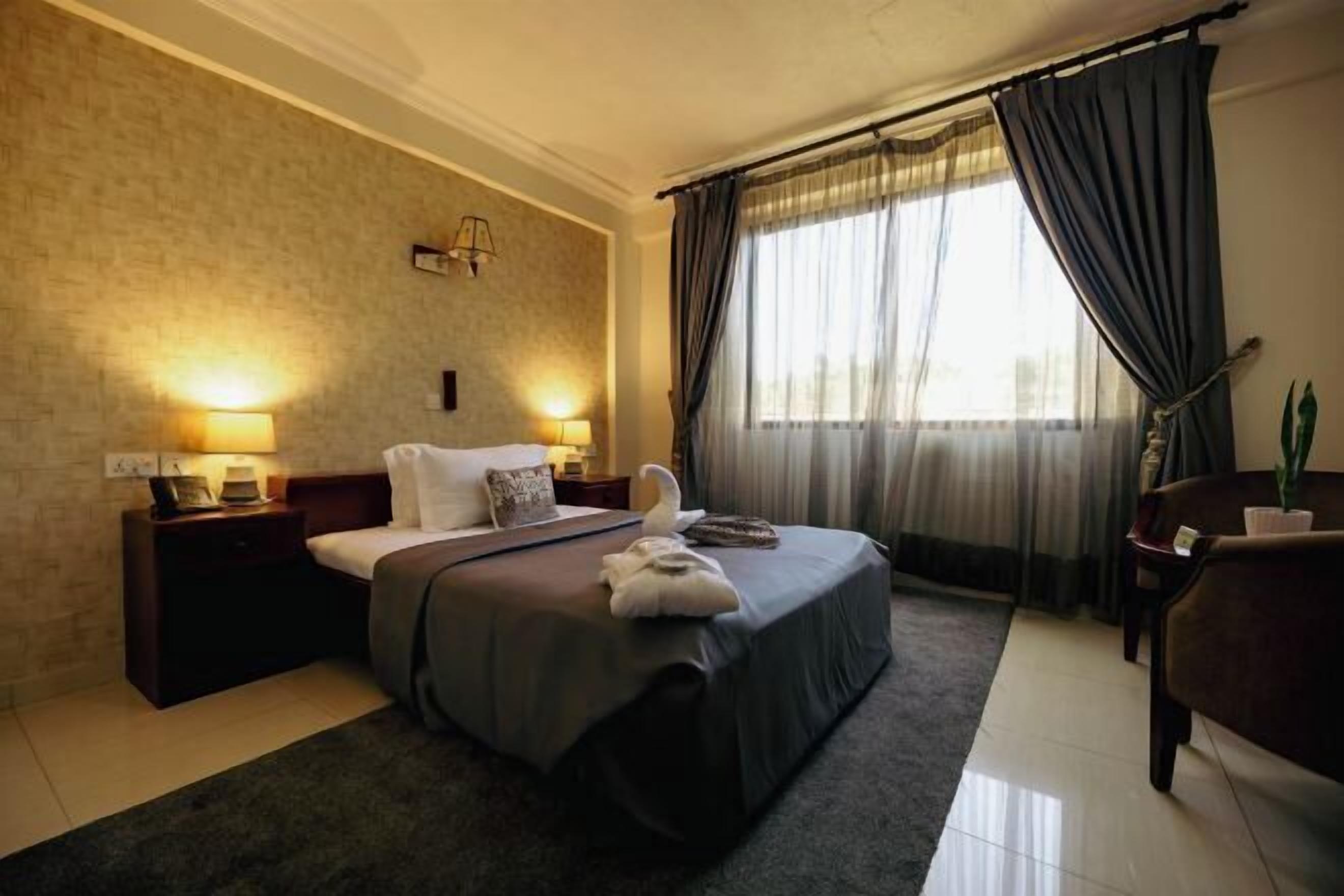 Minibar, bureau, Wi-Fi gratuit, draps fournis