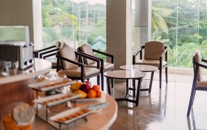 Dining - Canyon de Boracay (Boracay Island)