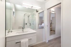 基本雙人房 (Short Stay) | 浴室 | 淋浴設備、免費梳洗用品、風筒、提供毛巾