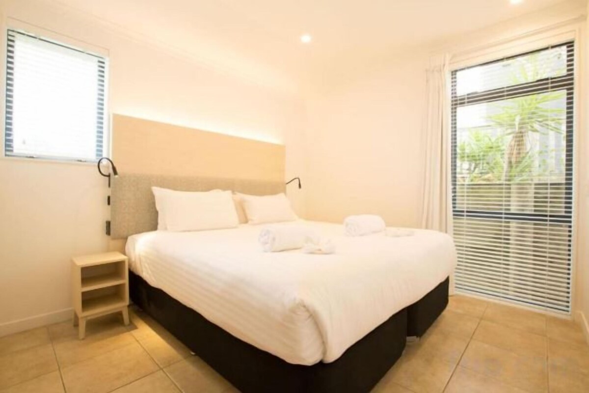 Minibar, iron/ironing board, WiFi (free), individually decorated