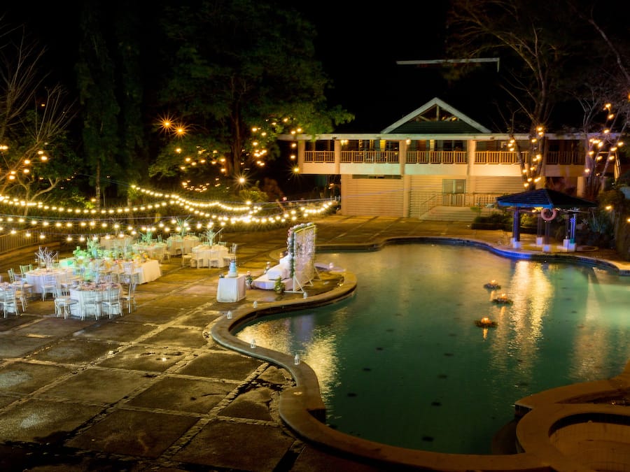 Een binnenzwembad, 2 buitenzwembaden