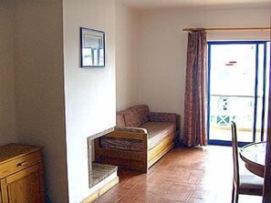 Apartment, 1 Bedroom, Balcony | Living room