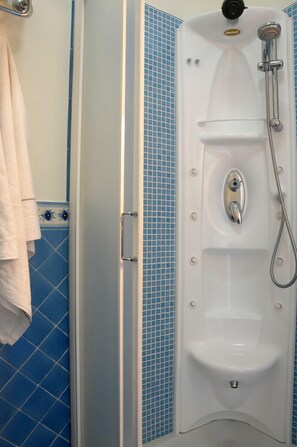 Bathroom shower - Al Pesce d'Oro (Amalfi)
