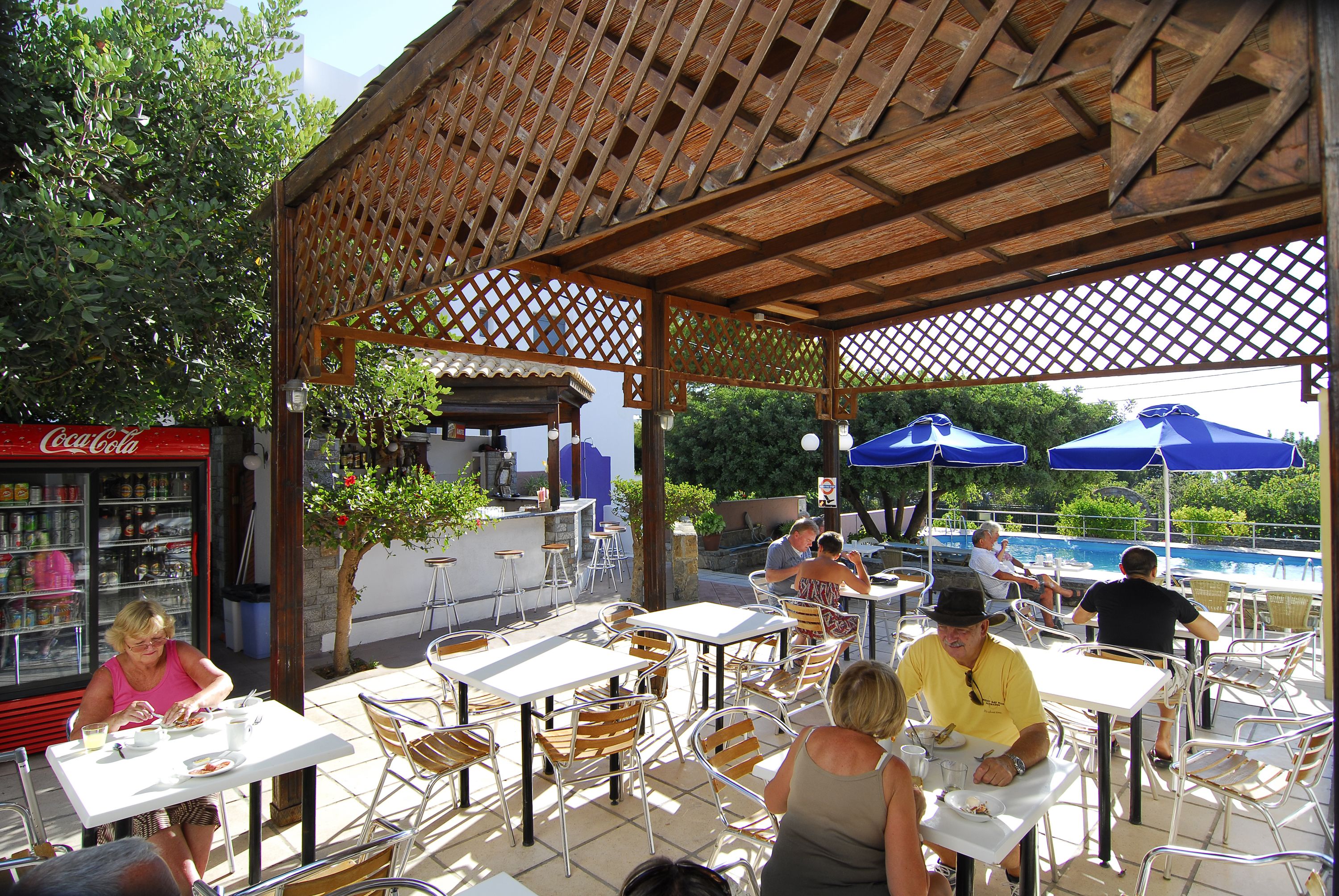 free buffet breakfast