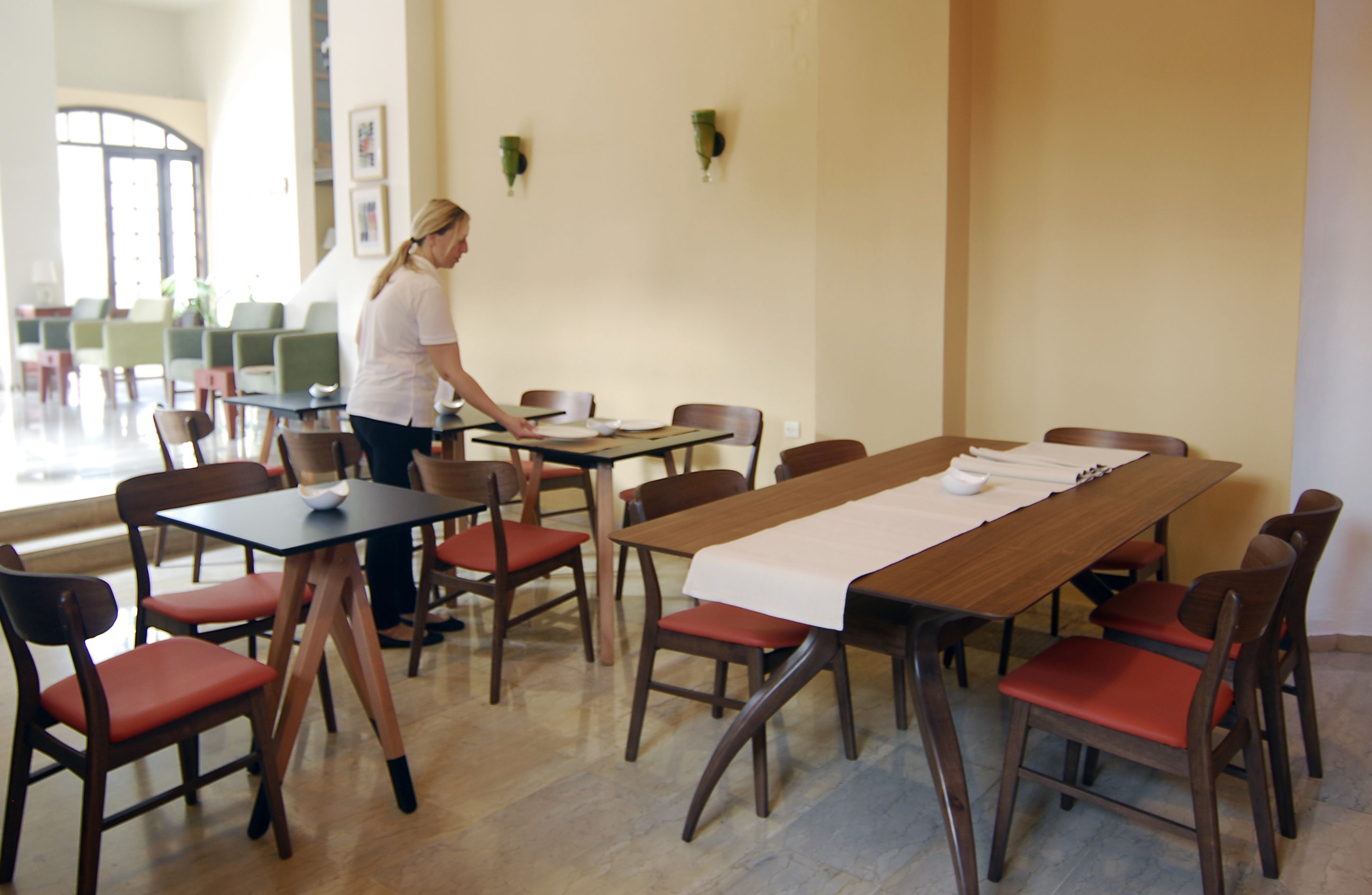 free buffet breakfast