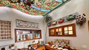 Sarapan prasmanan