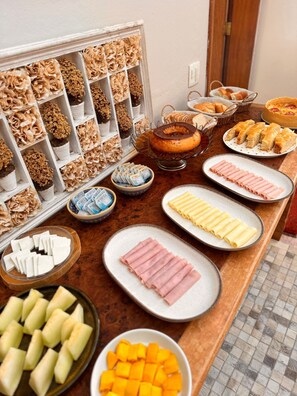 Desayuno buffet incluido todos los días 