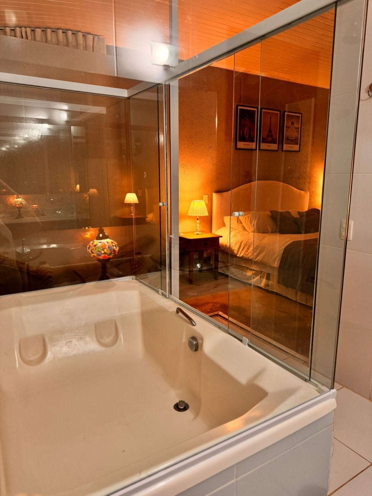 Suite Master Paris com lareira | Egyptian cotton sheets, premium bedding, down comforters, pillowtop beds