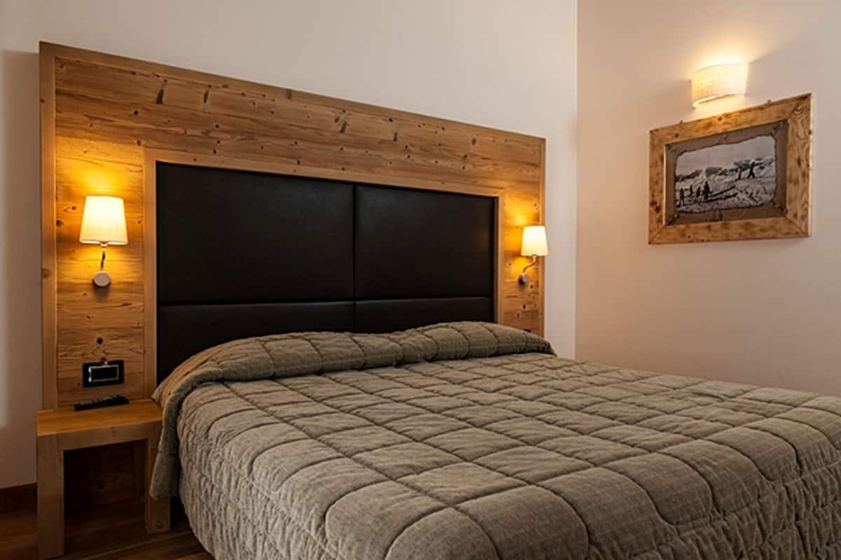 minibar, in-room safe, individually decorated, individually furnished