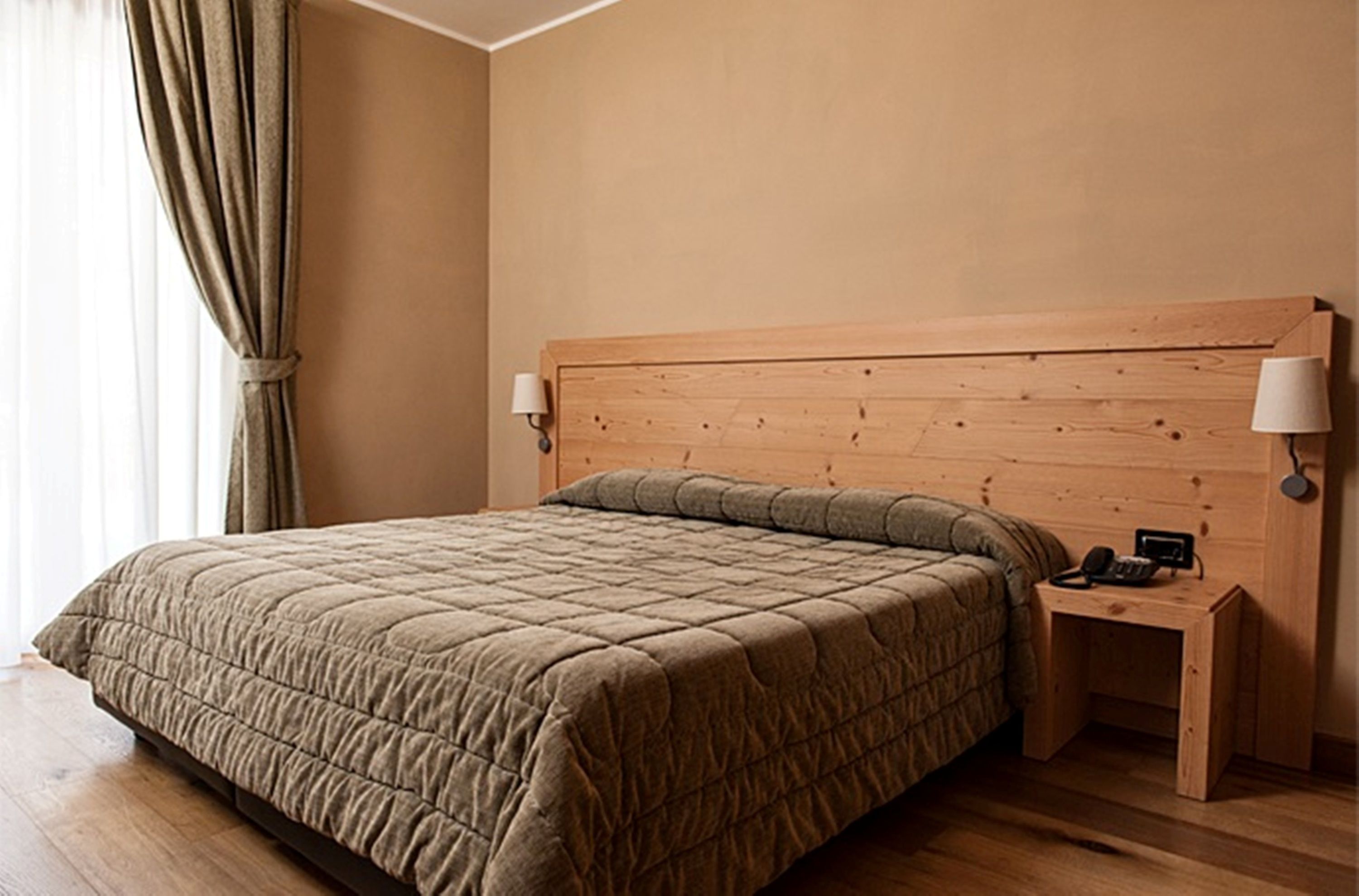 minibar, in-room safe, individually decorated, individually furnished