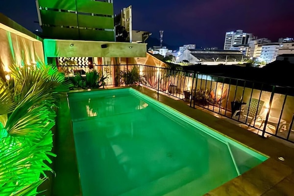 Kolam renang terbuka