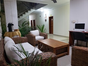 Lobby sitting area - Hotel San Miguel Imperial (Santa Marta)