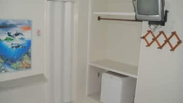 Minibar, free WiFi