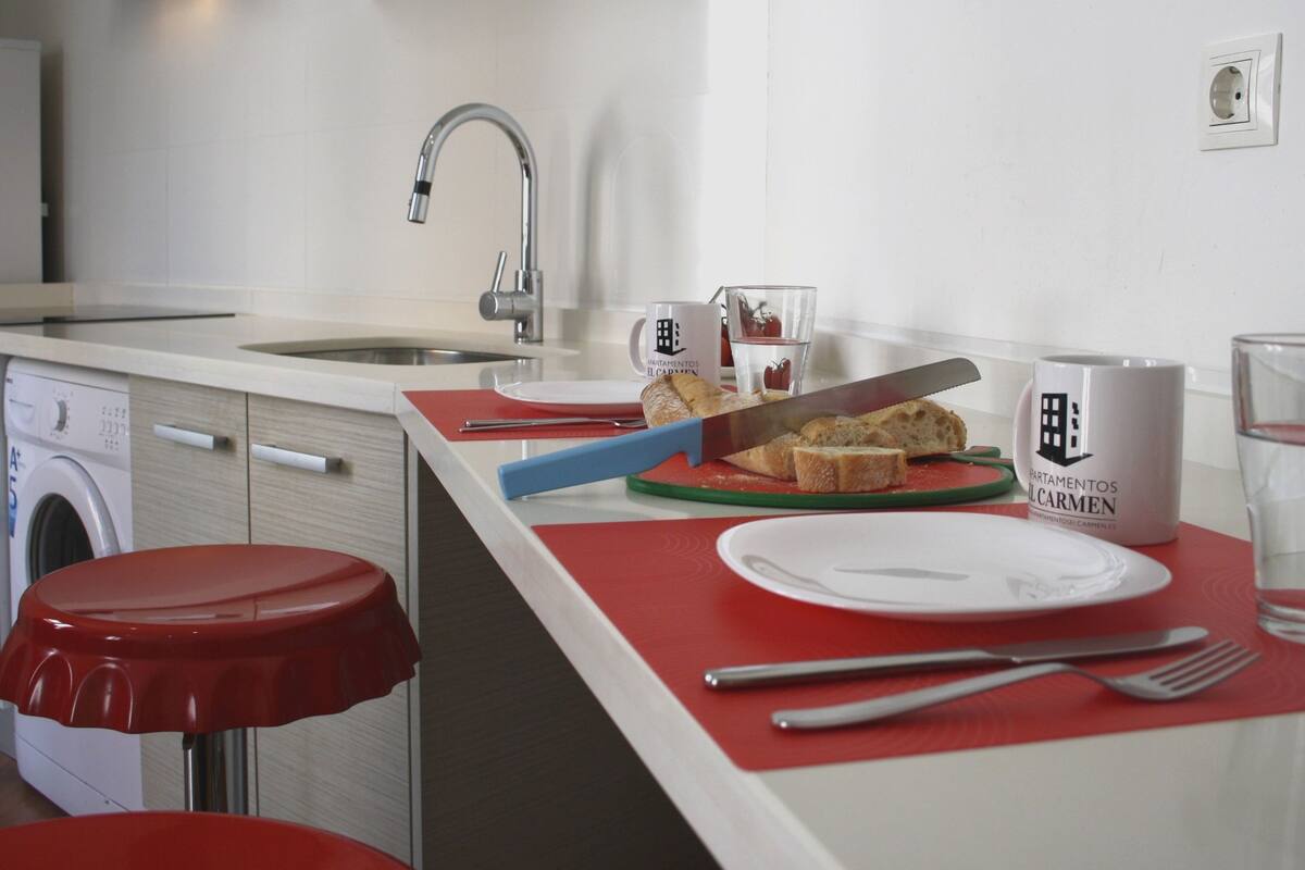 Apartamento, 1 habitación | Escritorio, tabla de planchar con plancha, cunas gratuitas y wifi gratis