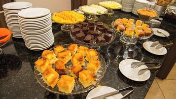 Free daily buffet breakfast