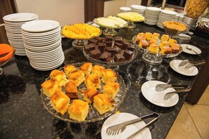 Desayuno buffet incluido todos los días 