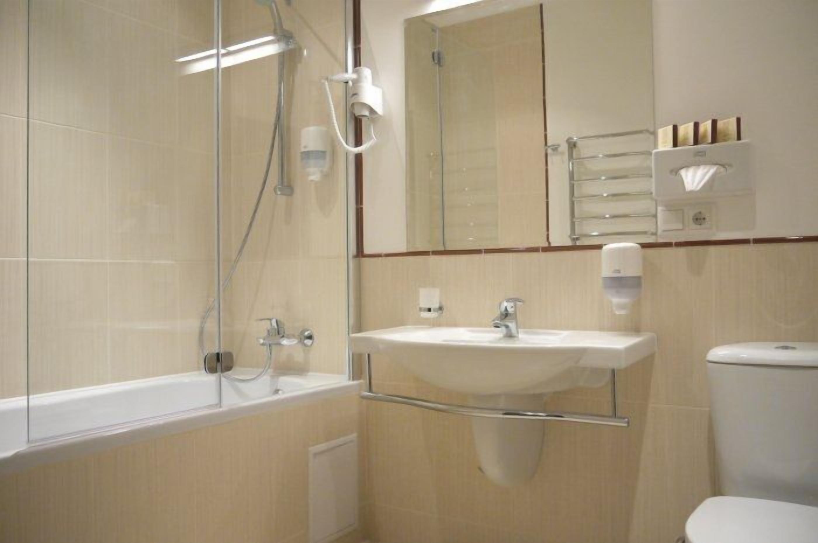 Phòng tắm | Đồ dùng nhà tắm miễn phí, máy sấy tóc 