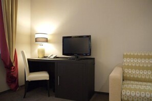 Television - Optima Collection Kharkiv Hotel (Kharkiv)