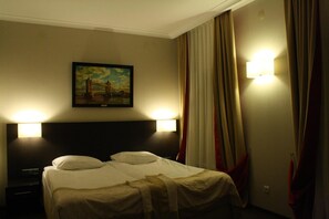 Minibar, in-room safe, desk, soundproofing