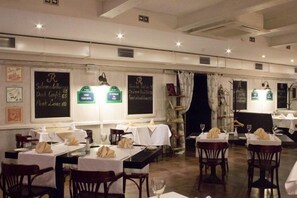 Restaurant - Optima Collection Kharkiv Hotel (Kharkiv)