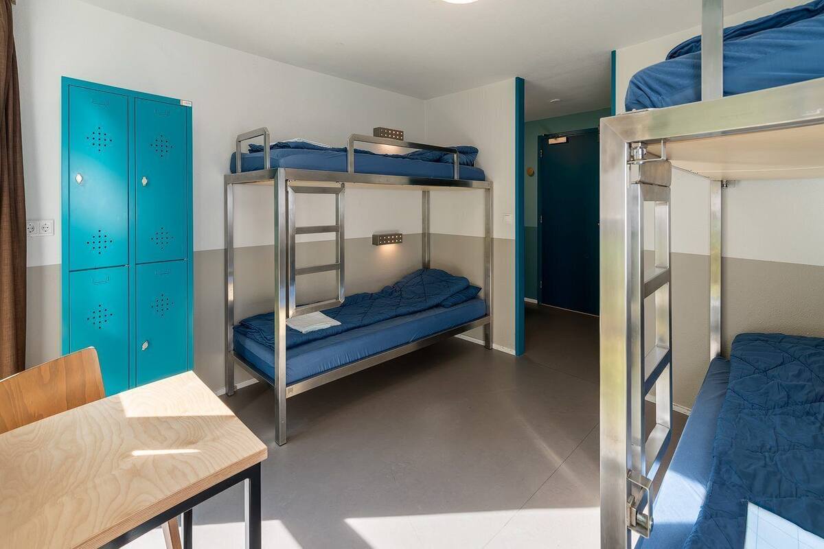 基本雙床房, 私人浴室 (Bunk beds) | 客房內保險箱、書桌、免費無線上網、床單
