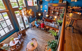 Bar (en la propiedad)