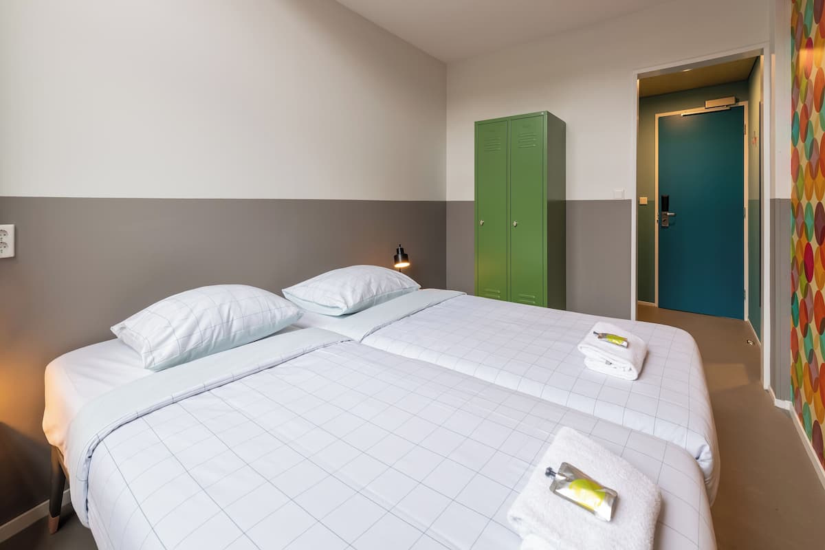 Wifi gratis y ropa de cama