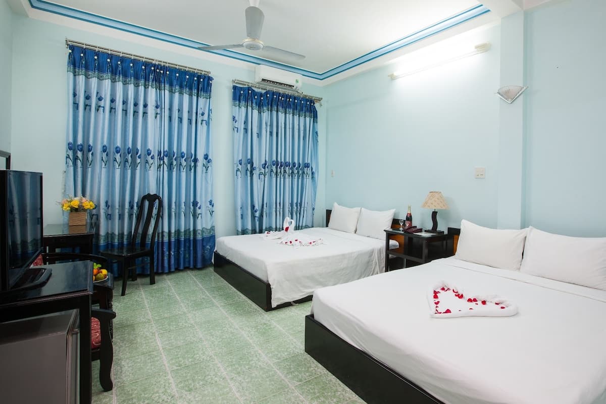 Deluxe City View with Balcony | Minibar, bureau, Wi-Fi gratuit