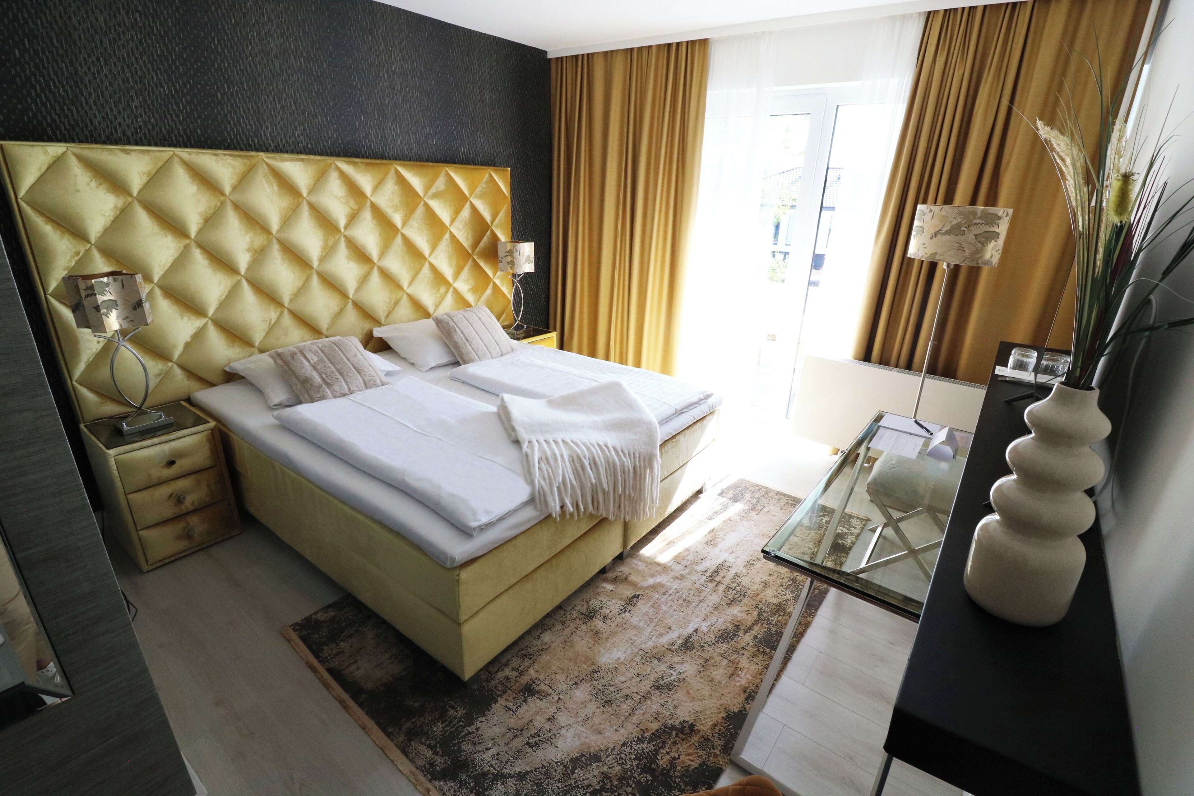 double room | desk, free wifi, bed sheets