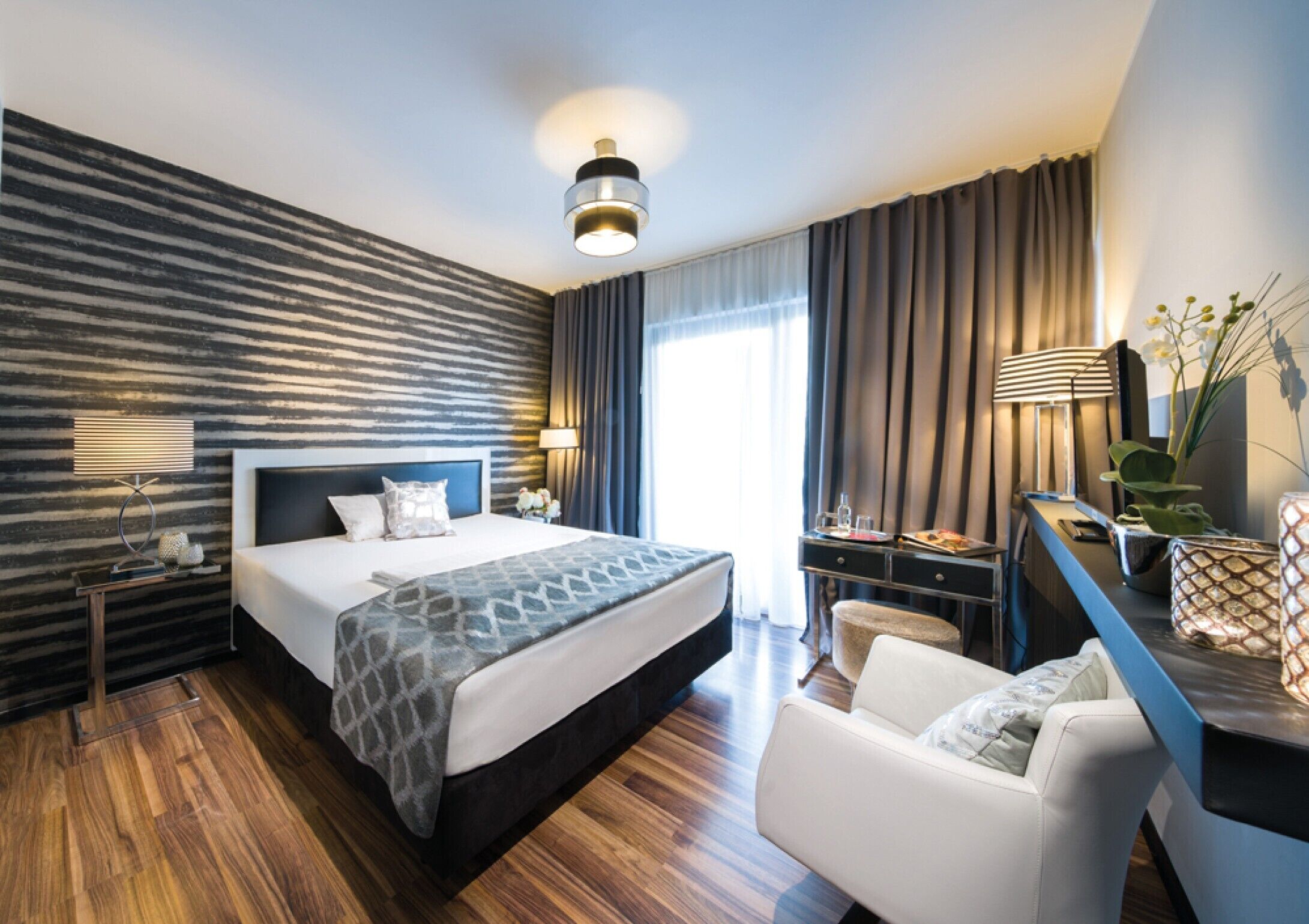 Ducha, artículos de higiene personal gratuitos y secador de pelo