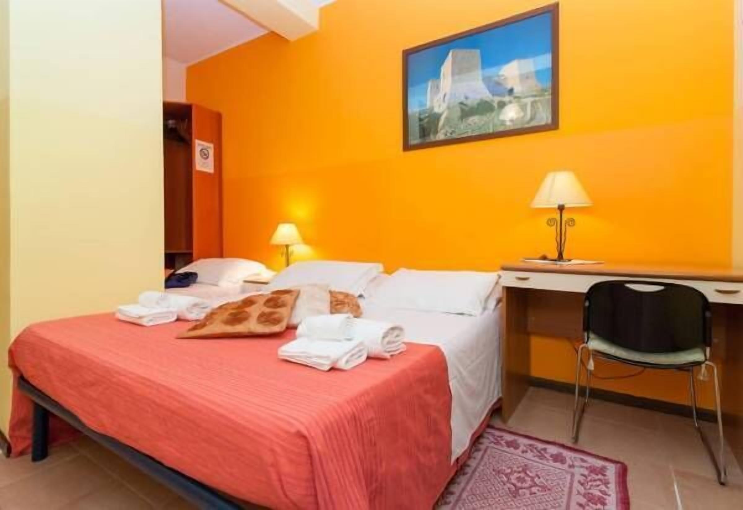 triple room, multiple beds | minibar, individually furnished, iron/ironing board, cots/infant beds