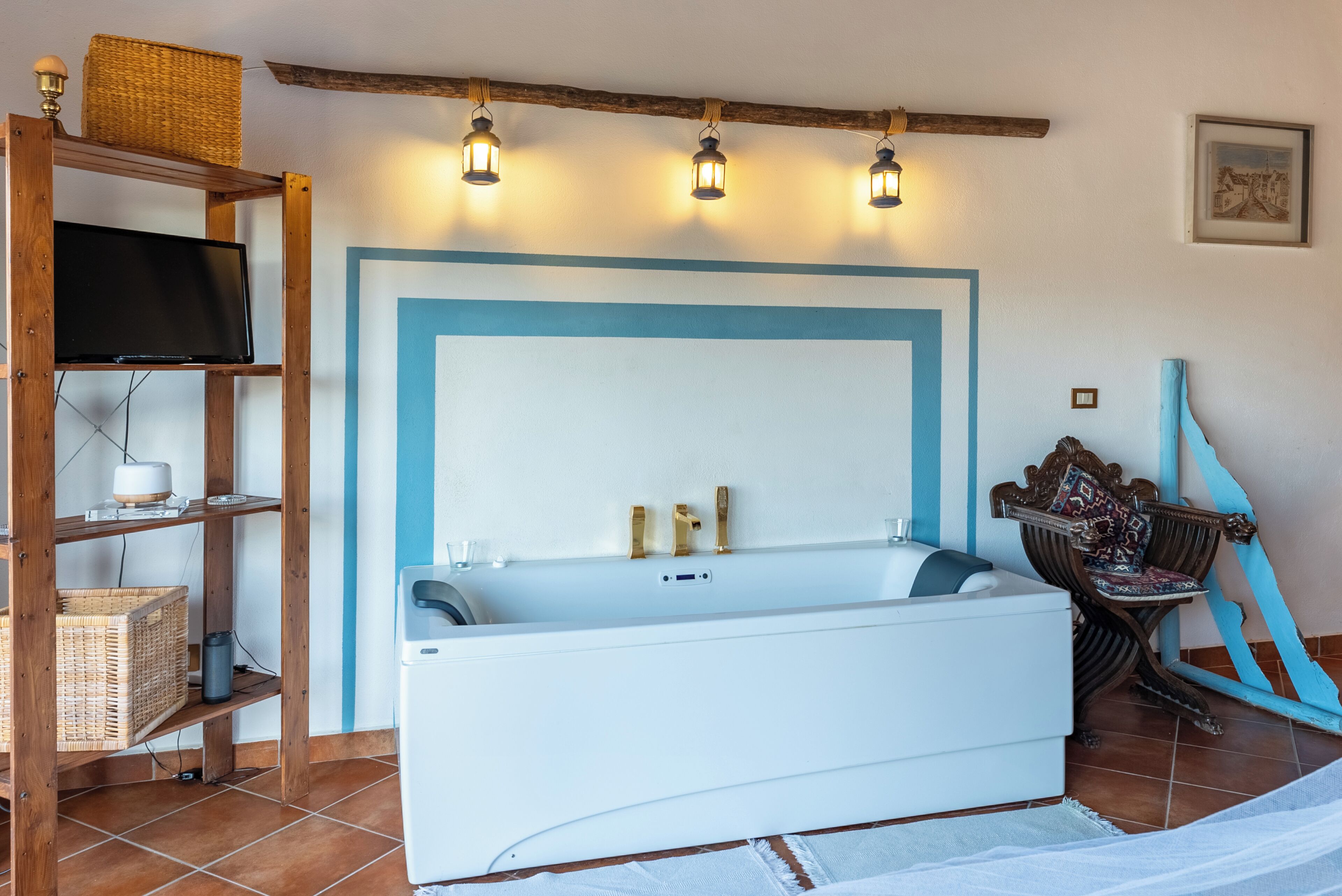 Suite Deluxe, bain à remous, vue partielle sur la mer | Bain à remous privé