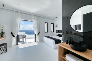 Deluxe Double Sea View room with Private Pool | 埃及棉床单、高档床上用品、记忆海绵床垫、迷你吧