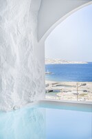 华丽双人房 (with private Cave Pool) | 埃及棉床单、高档床上用品、记忆海绵床垫、迷你吧